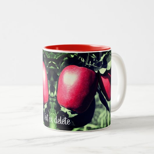 Teilfarbige rote Äpfel Personalisiert Zweifarbige Tasse (VorderseiteRechts)