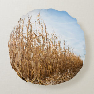 Teils geerntetes Mais-Feld Rundes Kissen