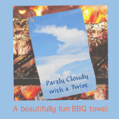 Teilweise wolkiger Himmel mit einer Drehung Blau u Golfhandtuch