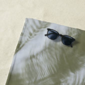 Telefone nach unten, Palmen nach oben - der weiße  Strandtuch (Beispiel)