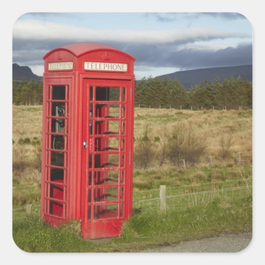 Telefonzelle, Ellishadder, in der Nähe von Staffin Quadratischer Aufkleber (Vorderseite)