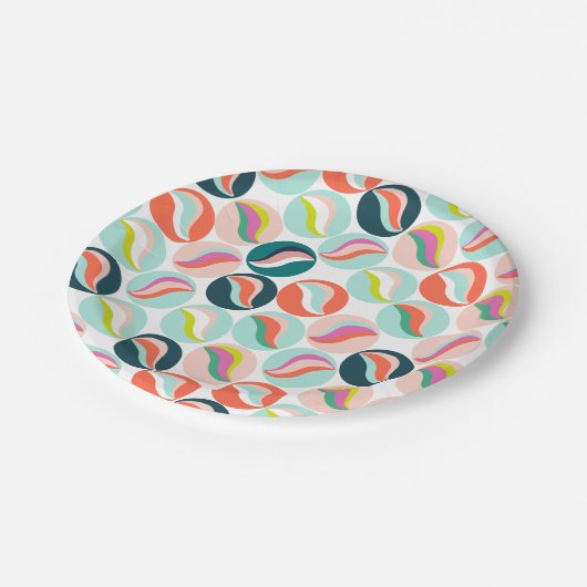 Teller aus farbenfrohen Glasmarblasten (Schrägansicht)