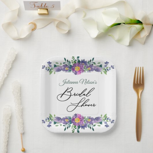 Teller aus lila Blumenrahmen (Hochzeit)