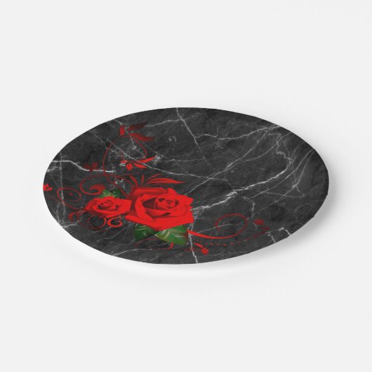 Teller aus Papier, Rote Rose aus schwarzem Marmor (Schrägansicht)