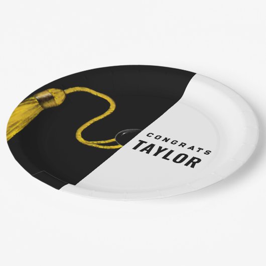 Teller der Graduierungspartei (Schrägansicht)