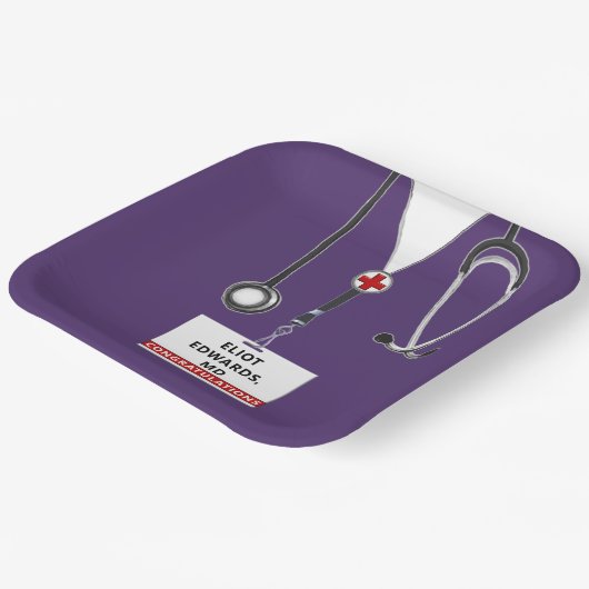 Teller der Medical School Graduation Party (Gewinkelt)