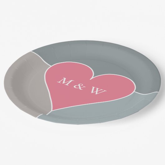 Teller für das Herz-Muster in Monogramm (Schrägansicht)