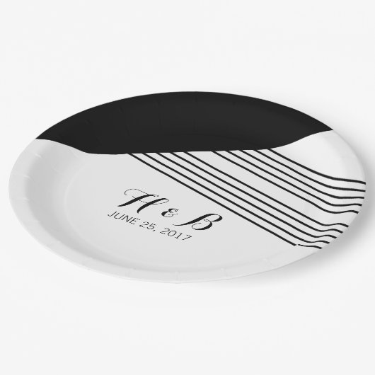 Teller für Schwarz-weiße geometrische Streifen (Schrägansicht)