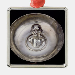 Teller mit dem Fehlschlag eines Mannes nach innen Ornament Aus Metall