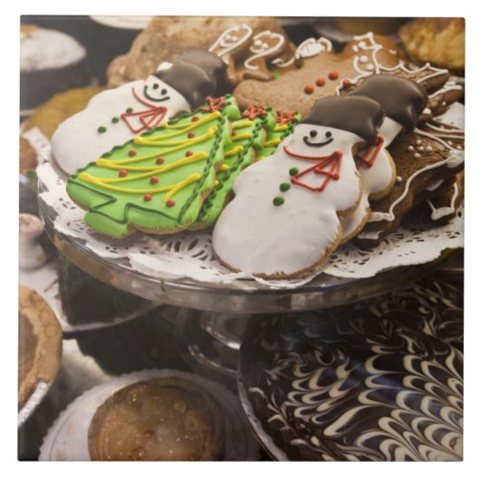 Teller mit frischen Weihnachtsplätzchen Fliese (Vorderseite)