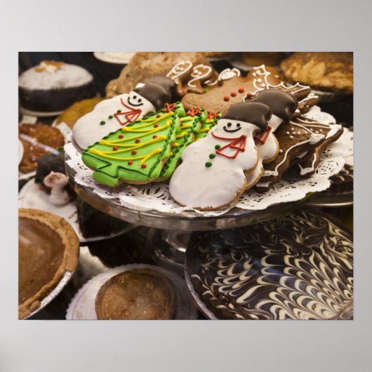 Teller mit frischen Weihnachtsplätzchen Poster (Vorne)