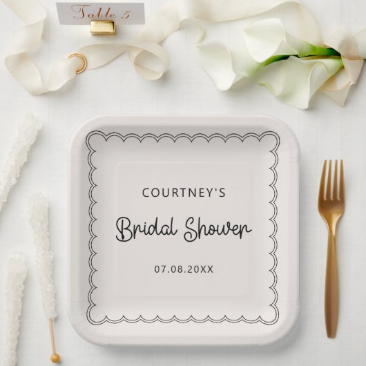 Teller mit gewelltem Rand für Brautparty (Hochzeit)