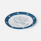 Teller mit weißer Schrift und blauem Herz (Schrägansicht)