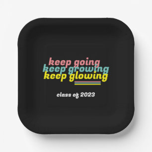 Teller von "Glows Graduation Party" behalten