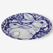 Teller zum Blumendesign in Blau und Weißkaninchen (Schrägansicht)