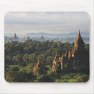 Tempel beim Sonnenaufgang, Bagan, Myanmar Mousepad