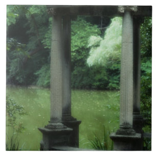 Tempel der Liebe an den alten Westbury Gärten Fliese