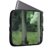 Tempel der Liebe an den alten Westbury Gärten Laptopschutzhülle (Vorne Rechts)