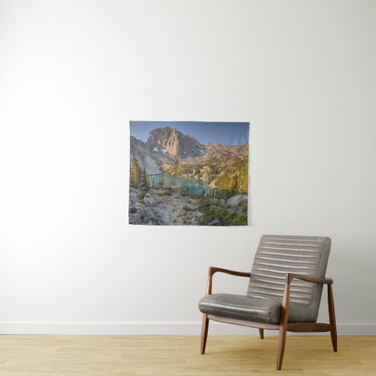 Tempel-Felsspitze und zweiter See Wandteppich (Beispiel (Horizontal))