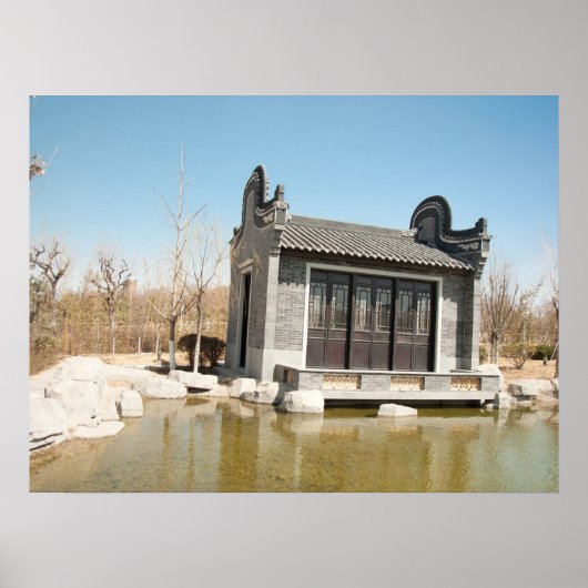 Tempel im Wasser mit blauem Himmel Poster (Vorne)