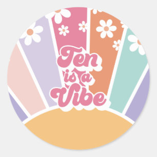 Ten ist ein Vibe Retro Sunshine Rainbow Daisy Runder Aufkleber
