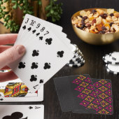 Tendenzielle schwarze und farbenfrohe Spielkarten (In Situ)