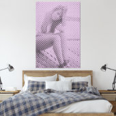 Tender Black&Lilac Halftone-Effekt Sitting Girl Leinwanddruck (Insitu (Schlafzimmer))