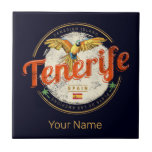 Teneriffa und Parrot Kanarische Inseln Spanien Vin Fliese<br><div class="desc">Teneriffa und Parrot Spanien Vintage Souvenirs für den kanarischen Inselurlaub. Teneriffa mit Retro Papagei Kanarische Inseln entwerfen als Souvenir für Strand und Ozean. Lifestyle für Teneriffa-Backpacker, Palmen und Vulkanausflüge. Teneriffa in Spanien Vintag Kanarische Inseln Souvenir. Teneriffa im atlantischen Design für Reisen zu den Kanarischen Inseln und Urlaub auf der Insel...</div>