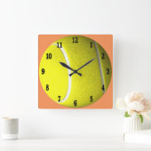 Tennis Ball with Black Numbers Sport Peach Quadratische Wanduhr (Zuhause)