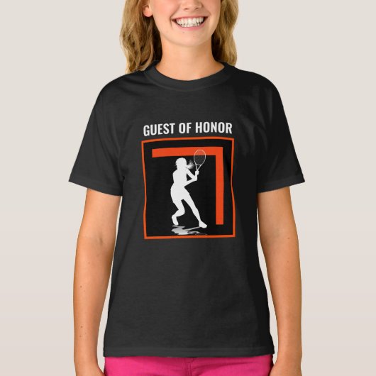 Tennis Birthday Party Guest of Honour T-Shirt (Vorderseite)