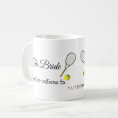 Tennis Bride braucht Koffeinkorrektur Kaffeetasse (Vorderseite Links)
