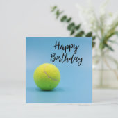 Tennis Geburtstag mit Ball und Racket auf Blue Karte (Stehend Vorderseite)