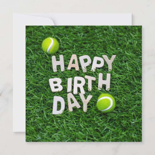 Tennis Happy Geburtstag mit Tennisball auf Grün Karte (Vorderseite)