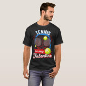 Tennis ist meine Frau, die Sport liebt T-Shirt (Vorne ganz)