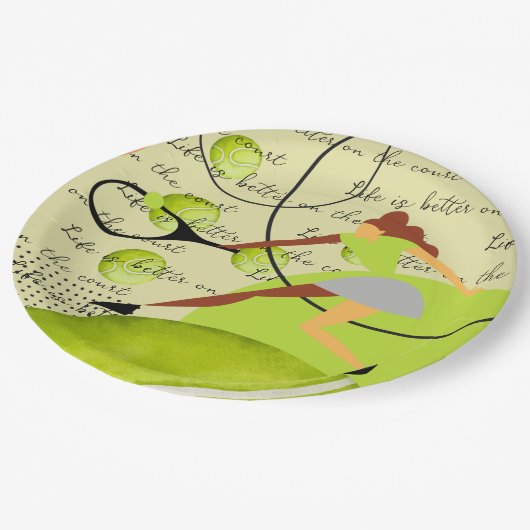 Tennis Life ist besser auf dem Platz Pappteller (Schrägansicht)