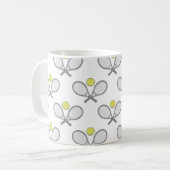 Tennis Nahtloses Muster - Racket und Ball auf Weiß Kaffeetasse (Vorderseite Links)