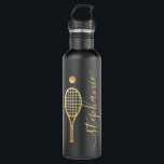 Tennis Personalisiert Black and Gold Edelstahlflasche<br><div class="desc">Personalisierte Edelstahlflasche aus schwarzem und goldfarbenem Edelstahl mit elegantem Schriftnamensmonogramm mit Tennisschläger und Tennisballsymbol.</div>