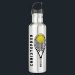 Tennis Personalisiert Name oder Monogramm Trinkflasche<br><div class="desc">Geben Sie einfach Ihren Namen oder Ihre Initialen in das Feld, das zur Personalisierung dieses Tennisspielers, Coach oder Fan Flasche. Wenn Sie dieses Design auf einer schwarzen Flasche gewollt haben, müssen Sie auf "Anpassen" klicken und die Textfarbe in Anzug ändern. Wenn Sie Hilfe bei diesem Design benötigen, schicken Sie uns...</div>