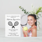 Tennis Player Graduation Party Foto Einladung (Stehend Vorderseite)