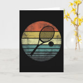 Tennis Player Retro Sonnenuntergang Racquet & Ball Karte (Gelbe Blume)