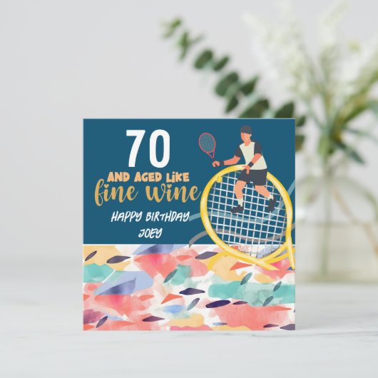 Tennis Player spielt Tennis 70. Geburtstag (Stehend Vorderseite)