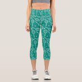 Tennis Racket Pattern Green Capri Leggings (Vorderseite)