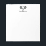 Tennis Thema Mit Monogramm Name Notizblock<br><div class="desc">Single-Tennisspieler und Doppel-Mannschaften werden Liebe dieses Tennis-Thema entworfen. Modernes Logo-Design mit zwei Schlägern und einem Ball. Fügen Sie Ihren Namen hinzu,  um ein angepasstes Design zu erstellen. Ideal auch für Trainer!</div>