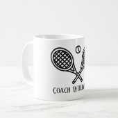 Tennis Theme Coach Mit Monogramm Name Kaffeetasse (Vorderseite Links)