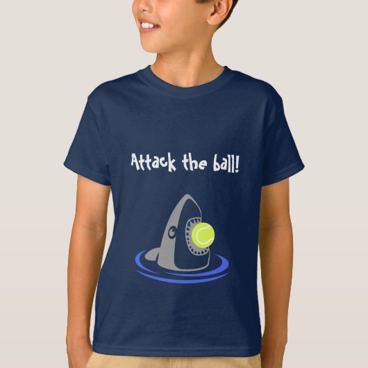 Tennisball-Haiangriff mit Text T-Shirt (Vorderseite)