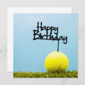 Tennisball mit Happy Birthday Sign auf blauem Himm (Vorne/Hinten)