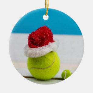 Tennisball mit Weihnachtsmannmütze für den Weihn Keramik Ornament