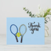 Tennisball und Schläger auf blau Dankeschön Karte (Stehend Vorderseite)