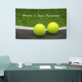 Tennislabel auf schwarzem und grünem Hintergrund Banner (Messeveranstaltung)