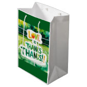 Tennisplatz mit Liebe und Dank Mittlere Geschenktüte (Vorderseite Schrägansicht)